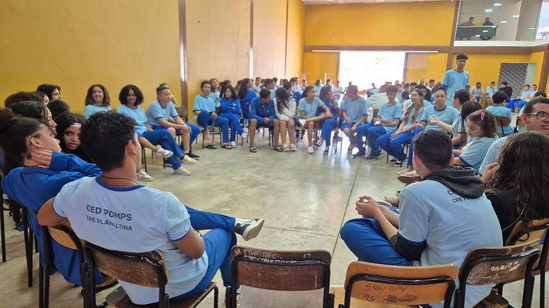 Capa da notícia: PM responde às demandas dos alunos de Planaltina encaminhadas pelo Fala Galera