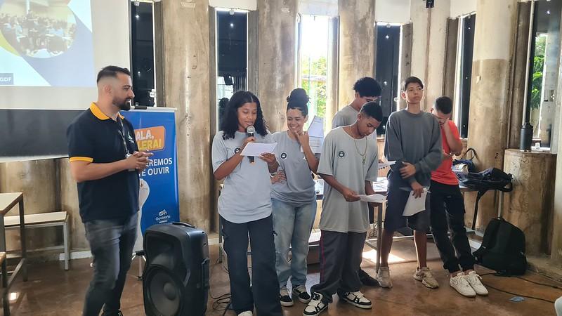 Capa da notícia: SEFJ celebra mês da Juventude com avanços históricos em projetos para os jovens do DF