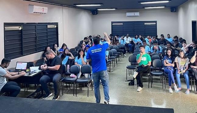 Capa da notícia: SEFJ-DF publica edital para eleições do Conselho de Juventude do DF