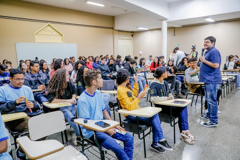 Quase 2 mil jovens já participaram das audiências do PDJ